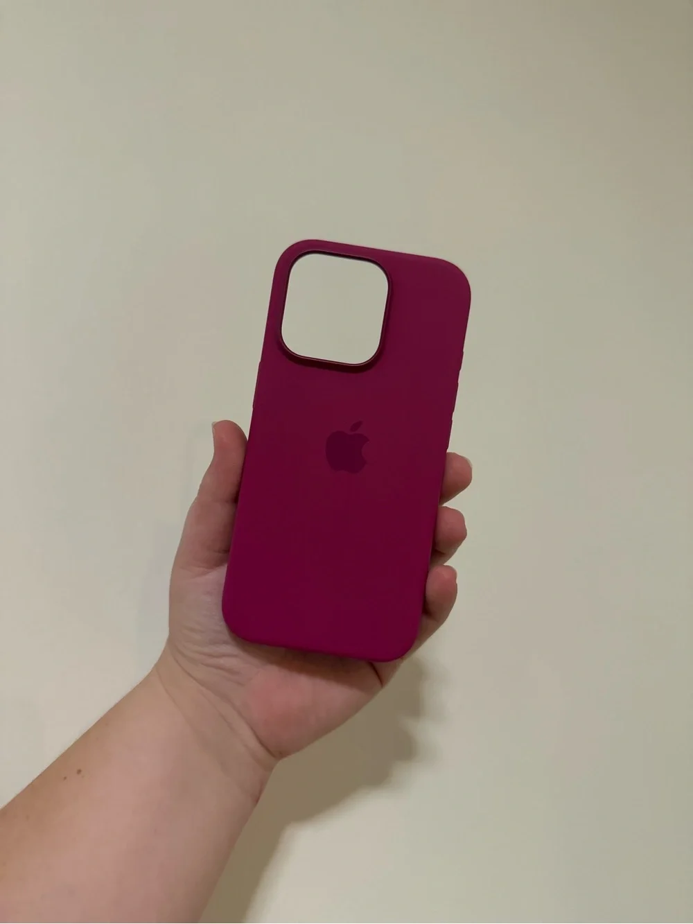 Apple Silicone iPhone 16 Pro Case in Magenta Pink
